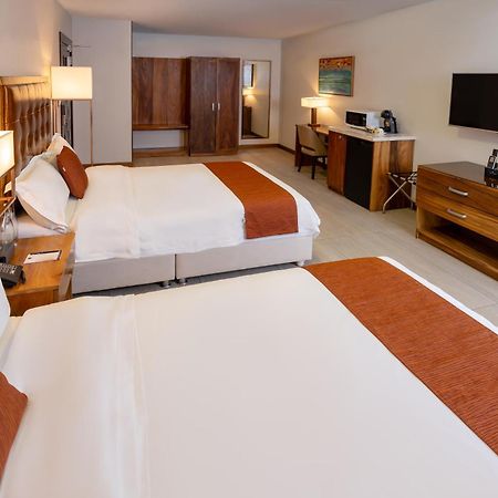 Hotel Vista Quince Guatemala City Bagian luar foto