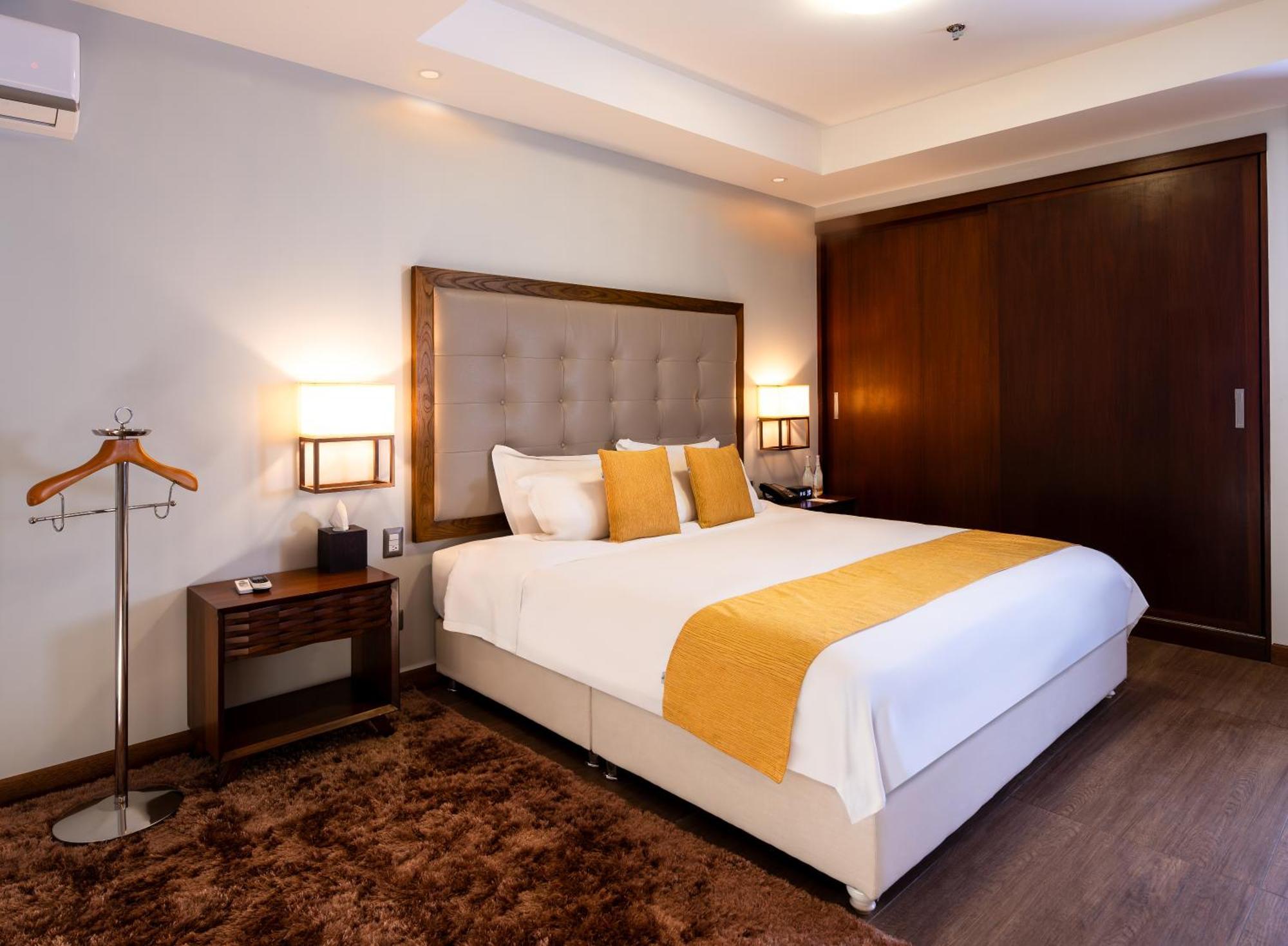 Hotel Vista Quince Guatemala City Bagian luar foto