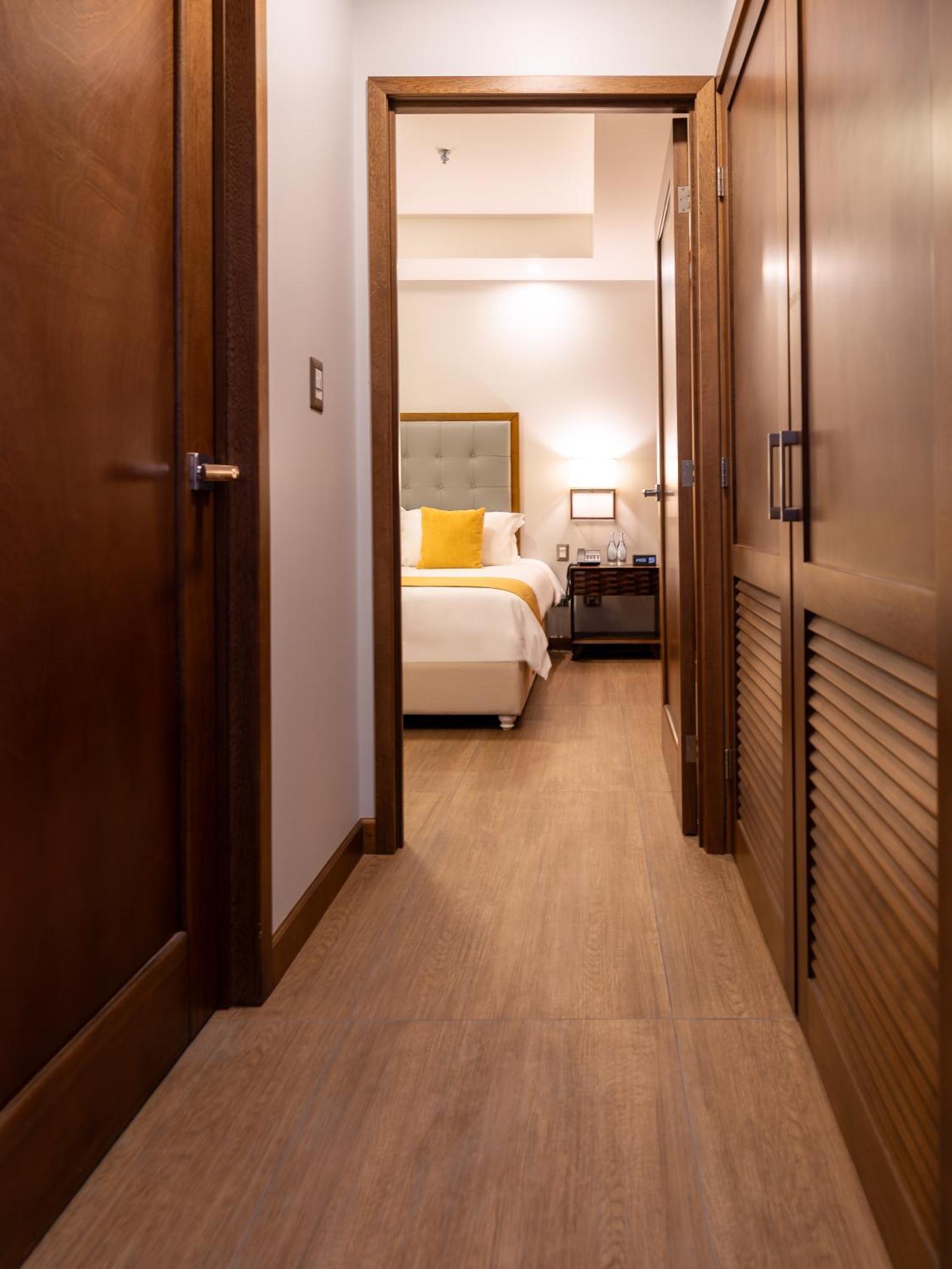 Hotel Vista Quince Guatemala City Bagian luar foto